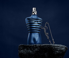 04-jpg-le-male-in-blue-one-grid-small-293x250.jpg Jean Paul Gaultier Le Male In Blue parfüm mélykék háttérrel prémium megjelenésben