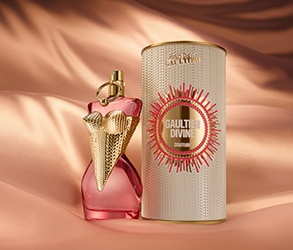 03-jpg-gaultier-divine-marionnaud-one-grid-small-293x250.jpg Jean Paul Gaultier Divine parfüm és díszdoboz, prémium megjelenésű illatbemutató.