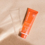 50 ML Lancaster Sun Sensitive Sun Sensitive Olajmentes Fényvédő Fluid Arcra SPF50  2 of 2 Sun Sensitive Olajmentes Fényvédő Fluid Arcra SPF50
