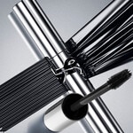 YVES SAINT LAURENT Lash Latex Lash Latex szempillahosszabbító és formázó szempillaspirál 2 of 8 Lash Latex szempillahosszabbító és formázó szempillaspirál