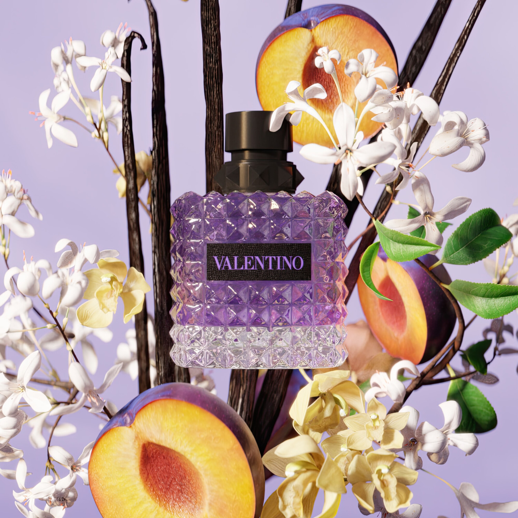 100 ML VALENTINO DONNA Born in Roma Purple Melancholia Donna Eau de Parfum 2 of 5 Born in Roma Purple Melancholia Donna Eau de Parfum