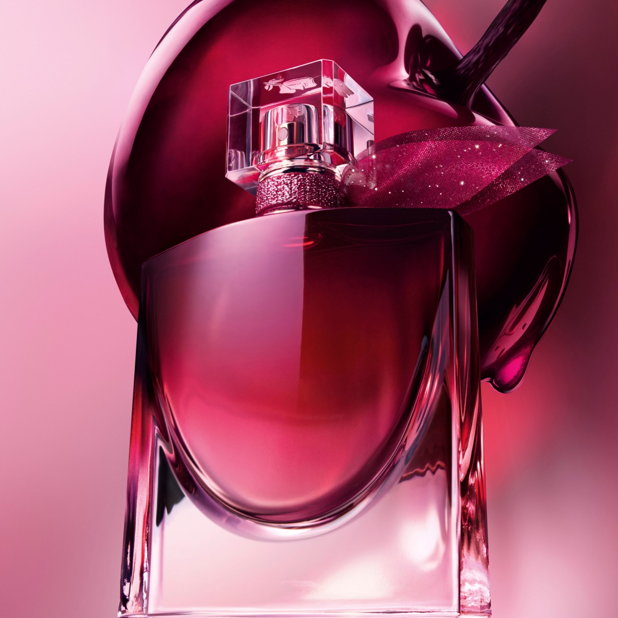 30 ML Lancôme La vie est belle La vie est belle Elixir Very Cherry Eau de Parfum 2 of 7 La vie est belle Elixir Very Cherry Eau de Parfum