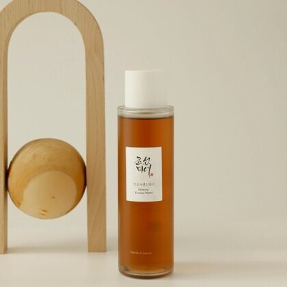 Víz a Ginseng Essence Water