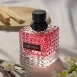 50 ML VALENTINO DONNA BORN IN ROMA Eau de Parfum 6 of 8 BORN IN ROMA Eau de Parfum