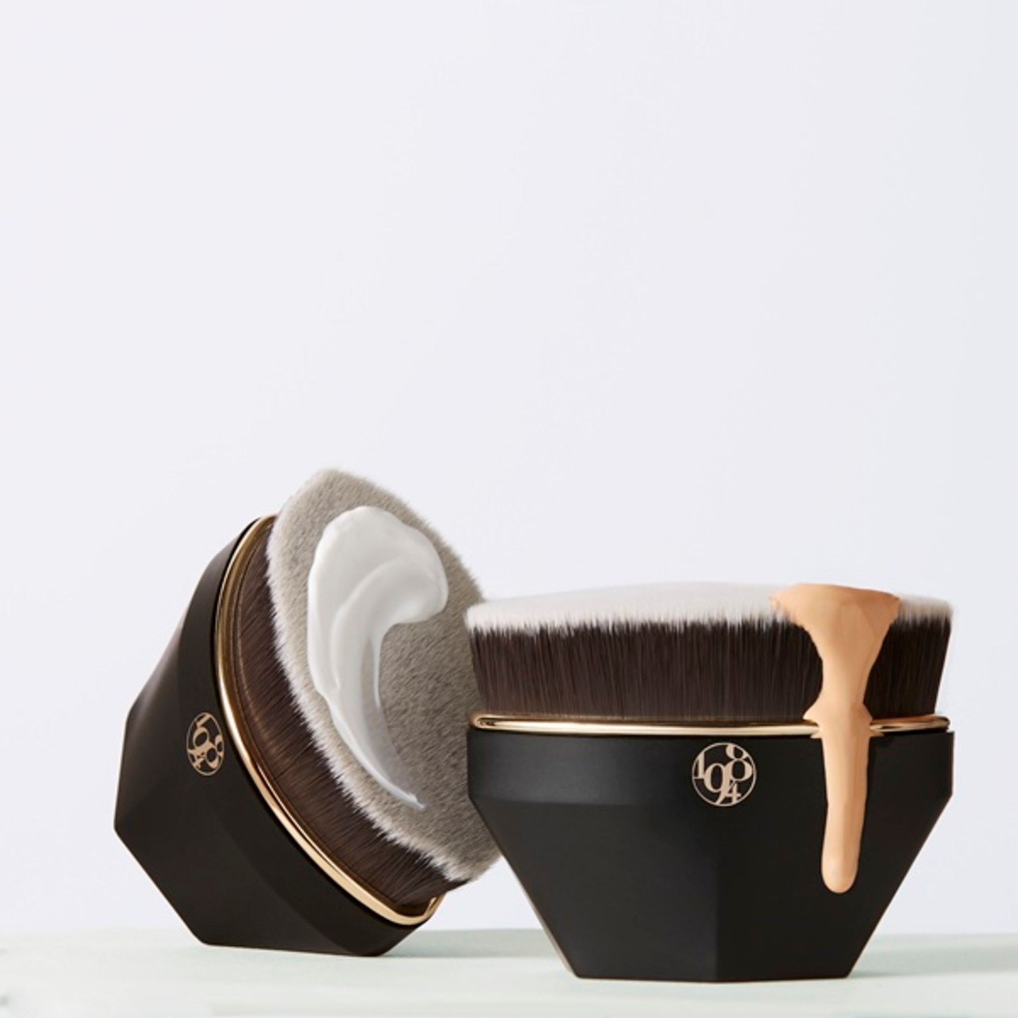 Alapozó és ápoló ecset N°04