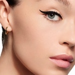 GUERLAIN NOIR G NOIR G 24H GRAPHIC Vízálló szemceruza 2 of 3 NOIR G 24H GRAPHIC Vízálló szemceruza