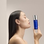 70 ML LA PRAIRIE Skin Caviar Skin Caviar Hydro Emulsion  5 of 6 Skin Caviar Hydro Emulsion
