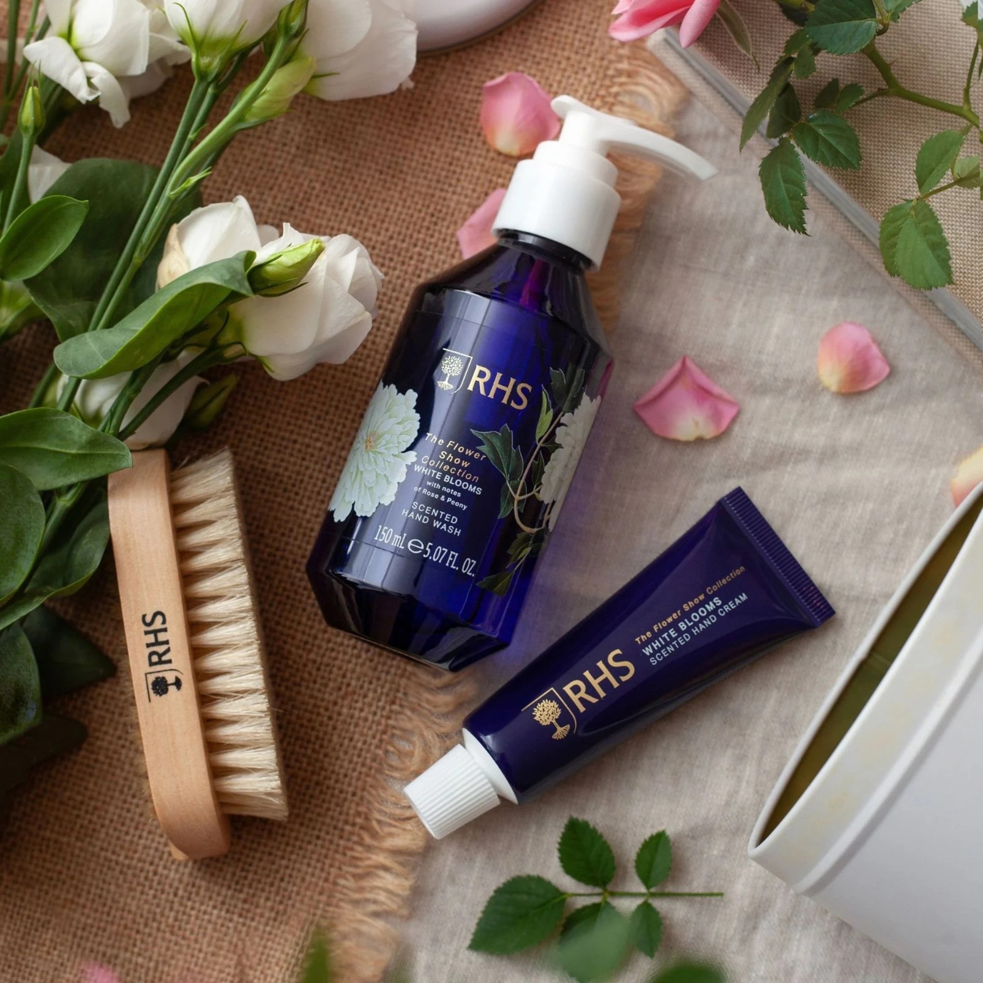 150+30 ML SOMERSET RHS Ápoló szett The Flower Show Collection Hand Care 3 of 3 Ápoló szett The Flower Show Collection Hand Care
