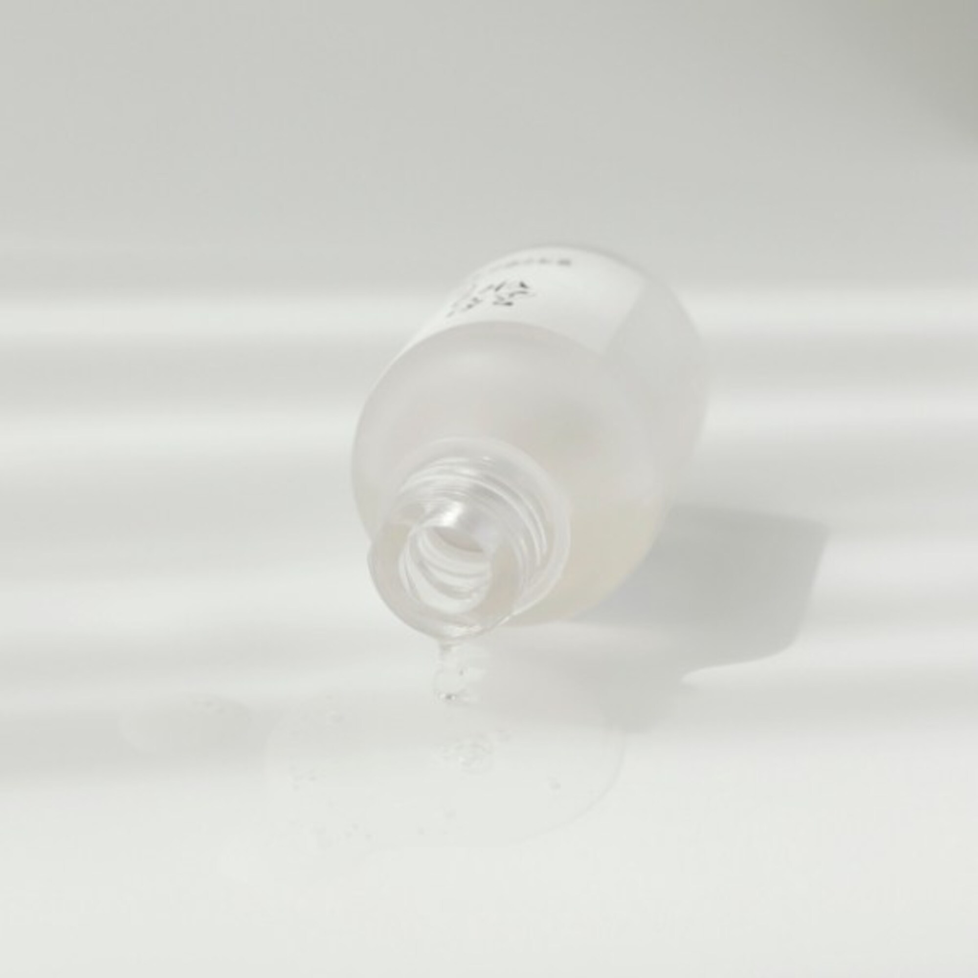 Intenzív ragyogást adó szérum Rizzsel és Alfa Arbutinnal