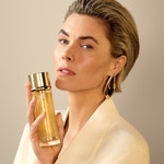 130 ML LA PRAIRIE Pure Gold Pure Gold Revitalising Essence  5 of 6 Pure Gold Revitalising Essence