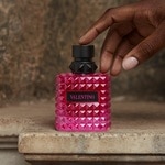 50 ML VALENTINO DONNA Born in Roma Extradose Donna Eau de Parfum  6 of 8 Born in Roma Extradose Donna Eau de Parfum