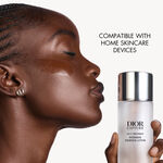175 ML Dior Capture Totale Dior Capture Intensive Essence Lotion 7 of 8 Dior Capture Intensive Essence Lotion