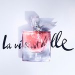 30 ML Lancôme LA VIE EST BELLE La Vie Est Belle Eau de Parfum  2 of 3 La Vie Est Belle Eau de Parfum