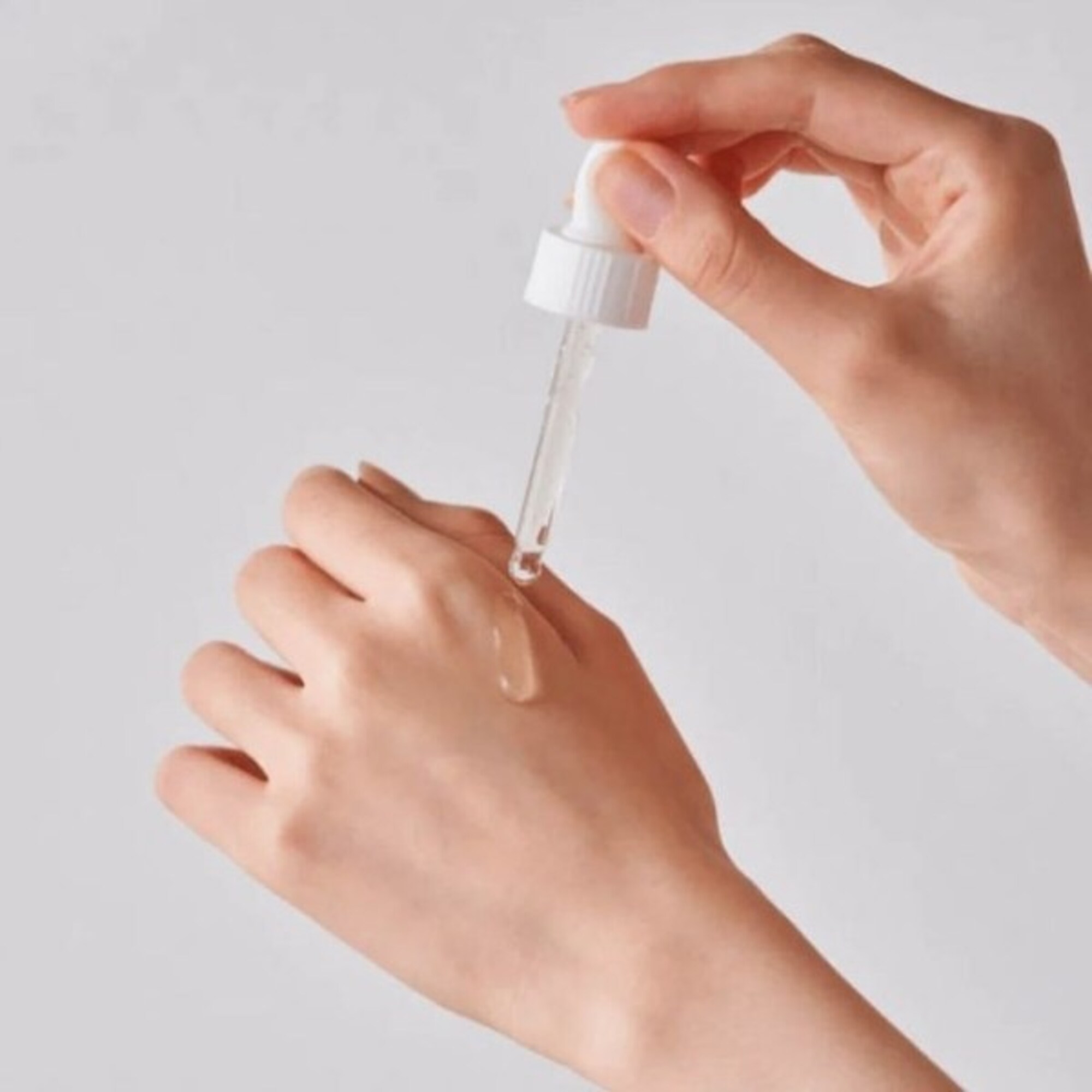 Intenzív ragyogást adó szérum Rizzsel és Alfa Arbutinnal