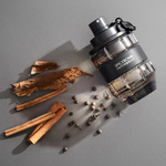 50 ML VIKTOR & ROLF  SPICEBOMB Spicebomb Eau de Toilette  2 of 3 Spicebomb Eau de Toilette