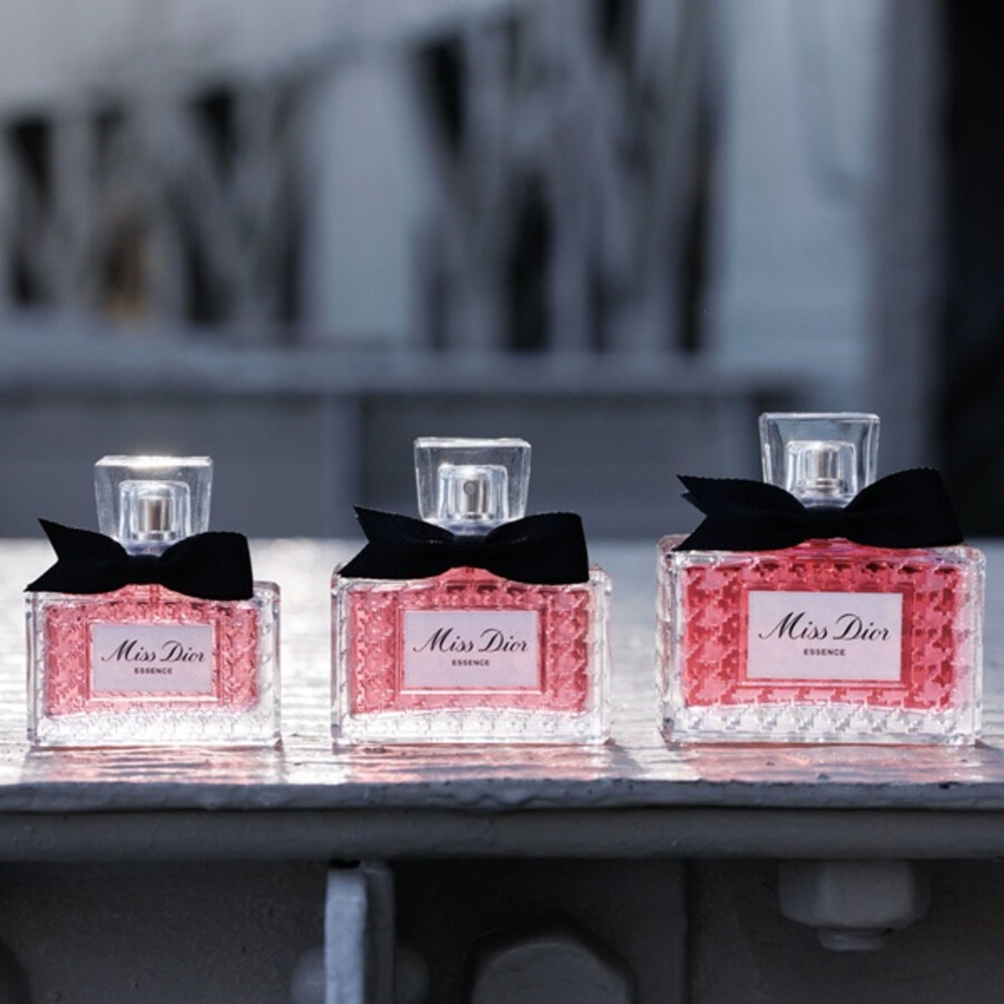 80 ML Dior Miss Dior Miss Dior Essence 1 of 7